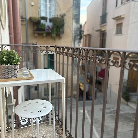 F Home Noto Exteriör bild