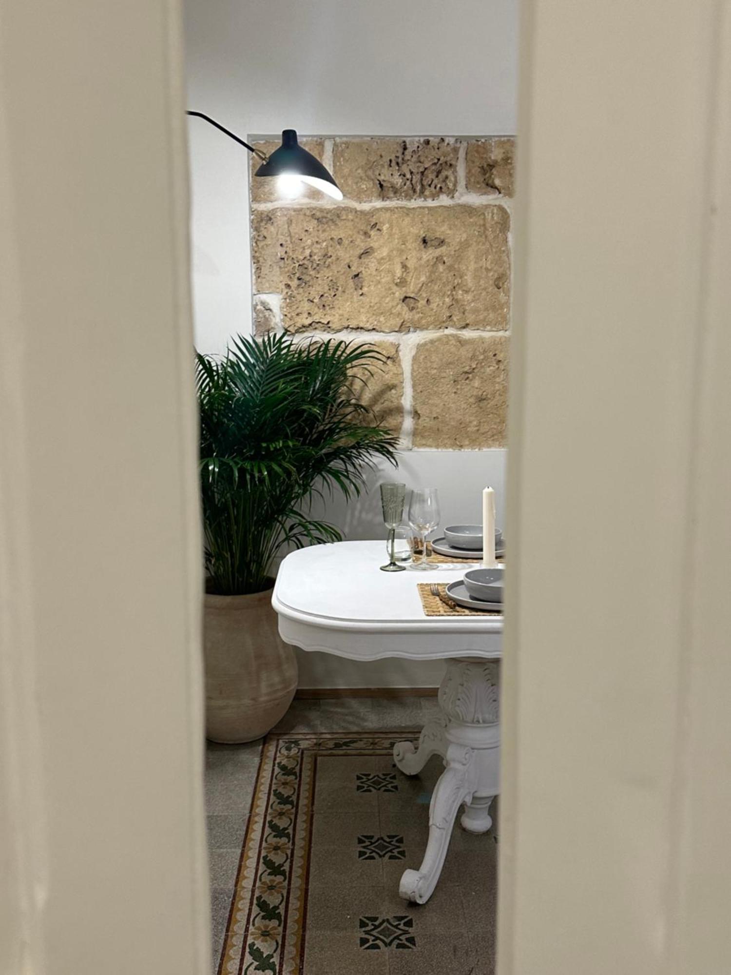 F Home Noto Exteriör bild